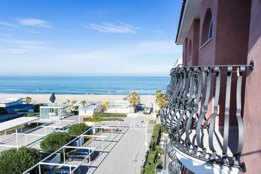 Hotel Trevi Riccione Exterior photo